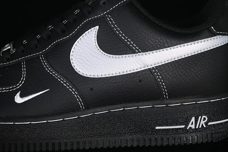 All categories Nk Air Force 1 Air Force series Nk Air Force 1 Low Air Force low-top Nike Air Force 1'07 Low black and silver small hook Air Force 1 low-top casual sneakers ZH0316-154